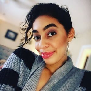 Meet your Posher, Ari